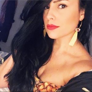 Meet your Posher, Damaris